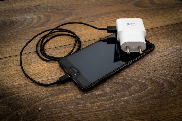 Comment choisir le bon câble de charge pour votre smartphone ou votre tablette ?